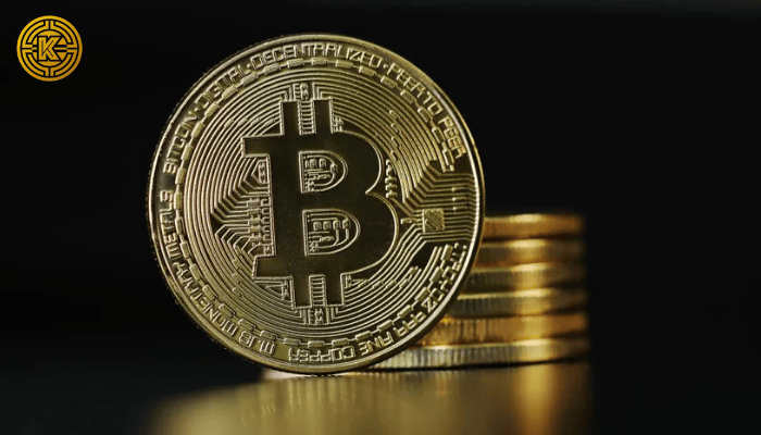 Bitcoin tiến sát đỉnh mới, nhưng rủi ro điều chỉnh đang tăng cao