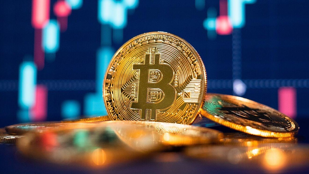 Bitcoin giảm xuống dưới 25.000 đô la khi cá voi cho thấy hoạt động tăng giá