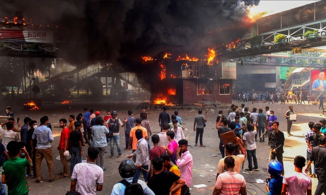 Căng thẳng chính trị ở Bangladesh: Lệnh giới nghiêm ban hành sau vụ biểu tình xông vào nhà tù