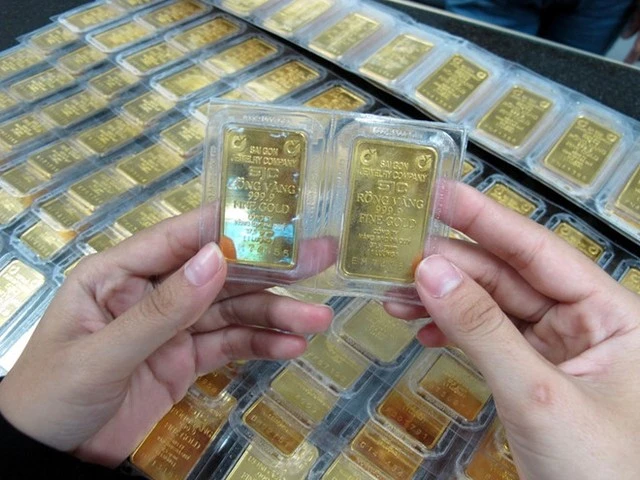 25.7.2024: Vàng miếng SJC ổn định, còn vàng nhẫn hạ giá nhẹ.