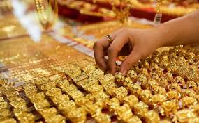 Giá vàng ngày 23/11: Vàng trong nước giảm sâu, vàng thế giới lao dốc