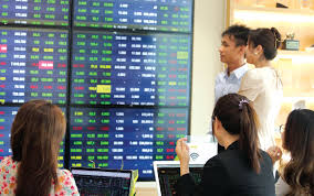 Những cổ phiếu đáng chú ý ngày 23/11: VCI, HCM, ELC, VCG
