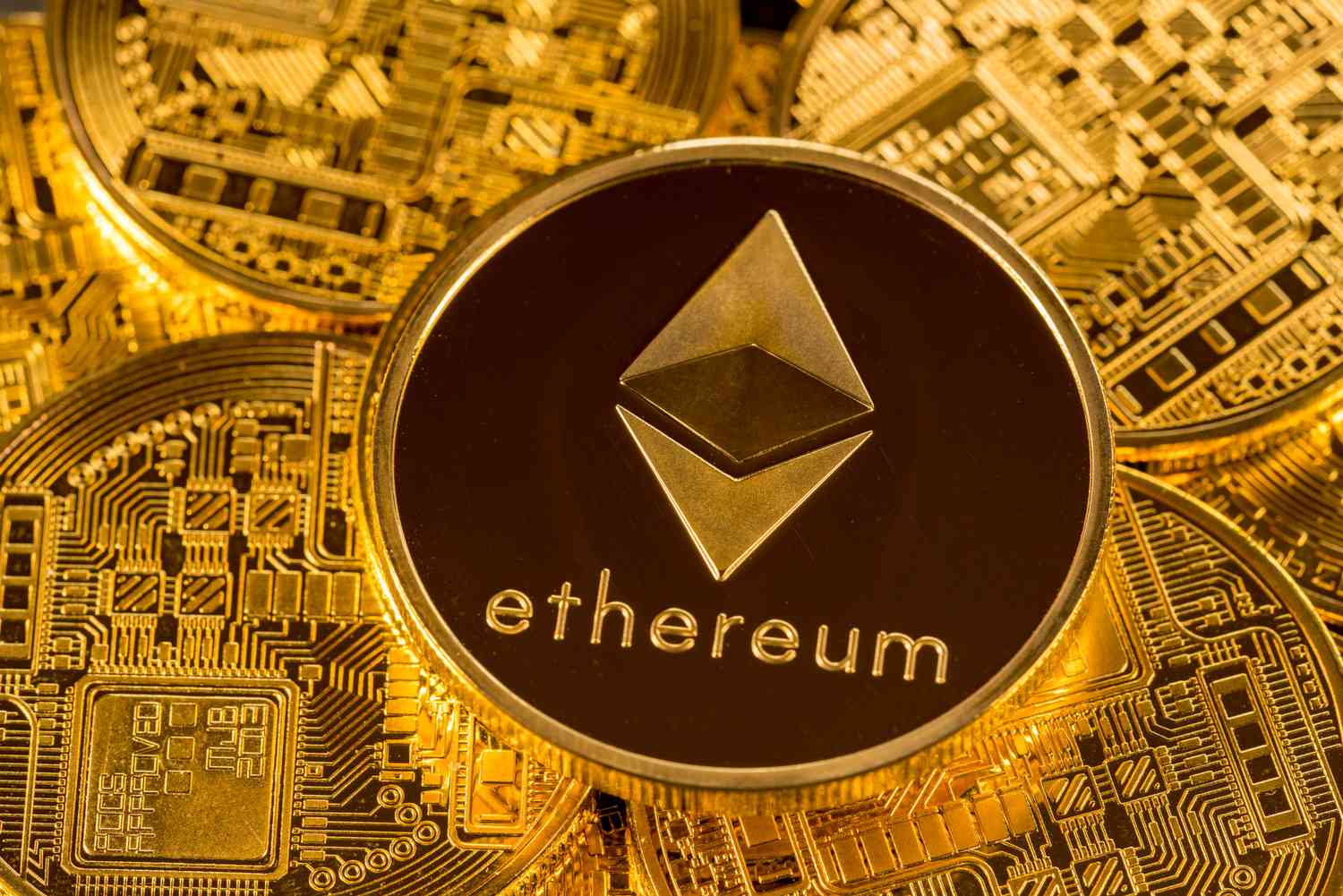 Base vươn lên dẫn đầu tốc độ tăng trưởng Layer-2 Ethereum