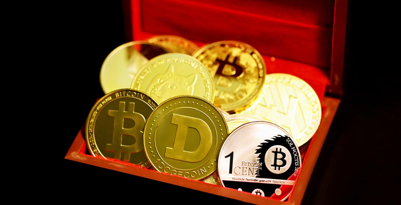 Nhiều chuyên gia dự báo giá bitcoin chỉ còn khoảng 5000$